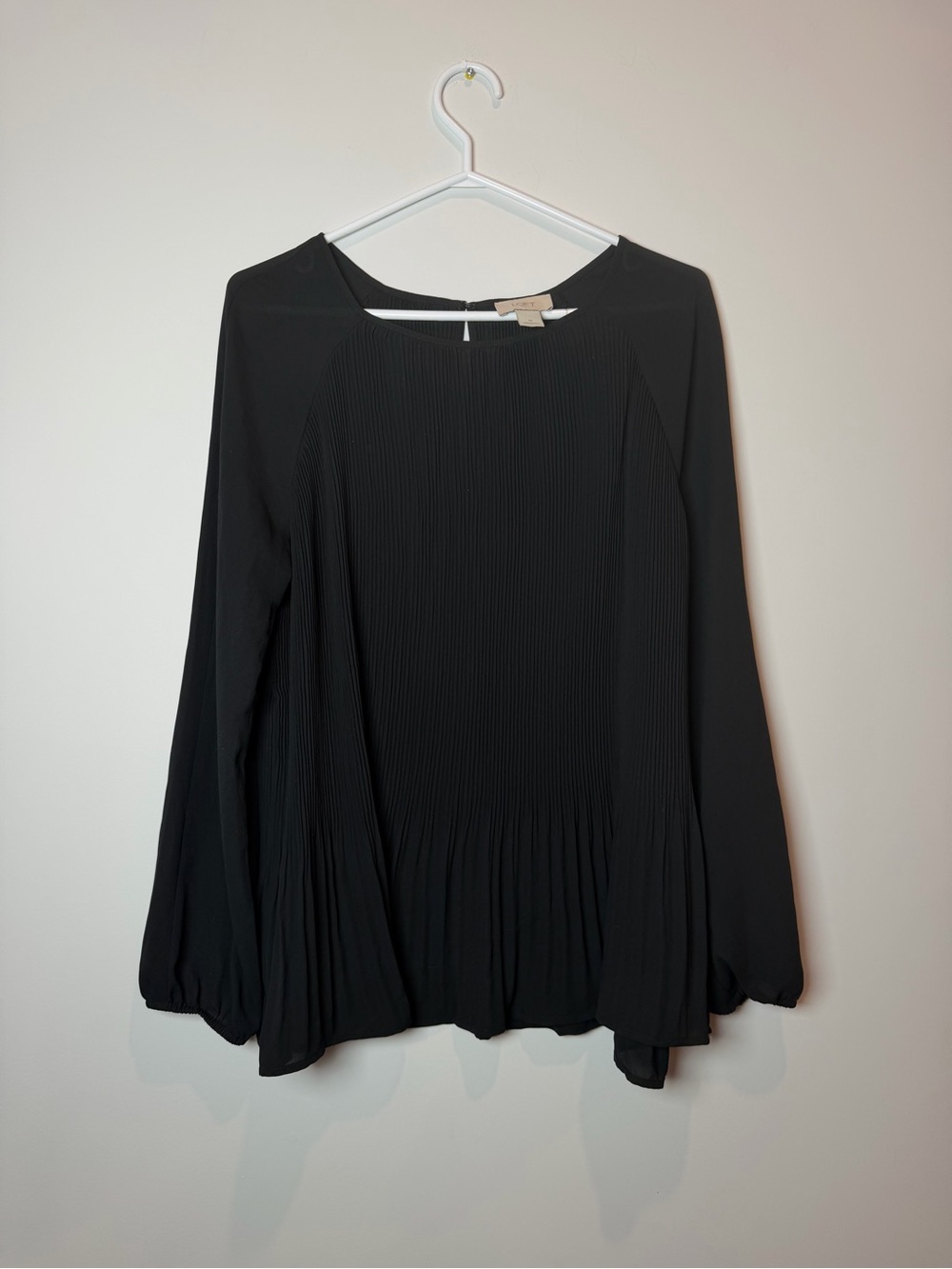 LOFT Black Long-Sleeve Pleated Blouse Women’s Medium